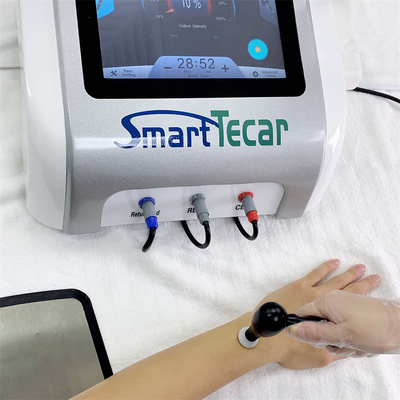 Máquina blanca de la terapia de la diatermia de Tecar del dolor de la espina dorsal de la quiropráctica para el dolor crónico