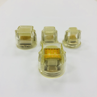 10,4” ajustes fraccionarios de la piel de la elevación de cara de Microneedling RF